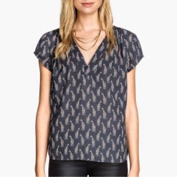 H&M CONSCIOUS Giraffe Print Blouse Shirt Dip Hem Top Size medium - Picture 7 of 7